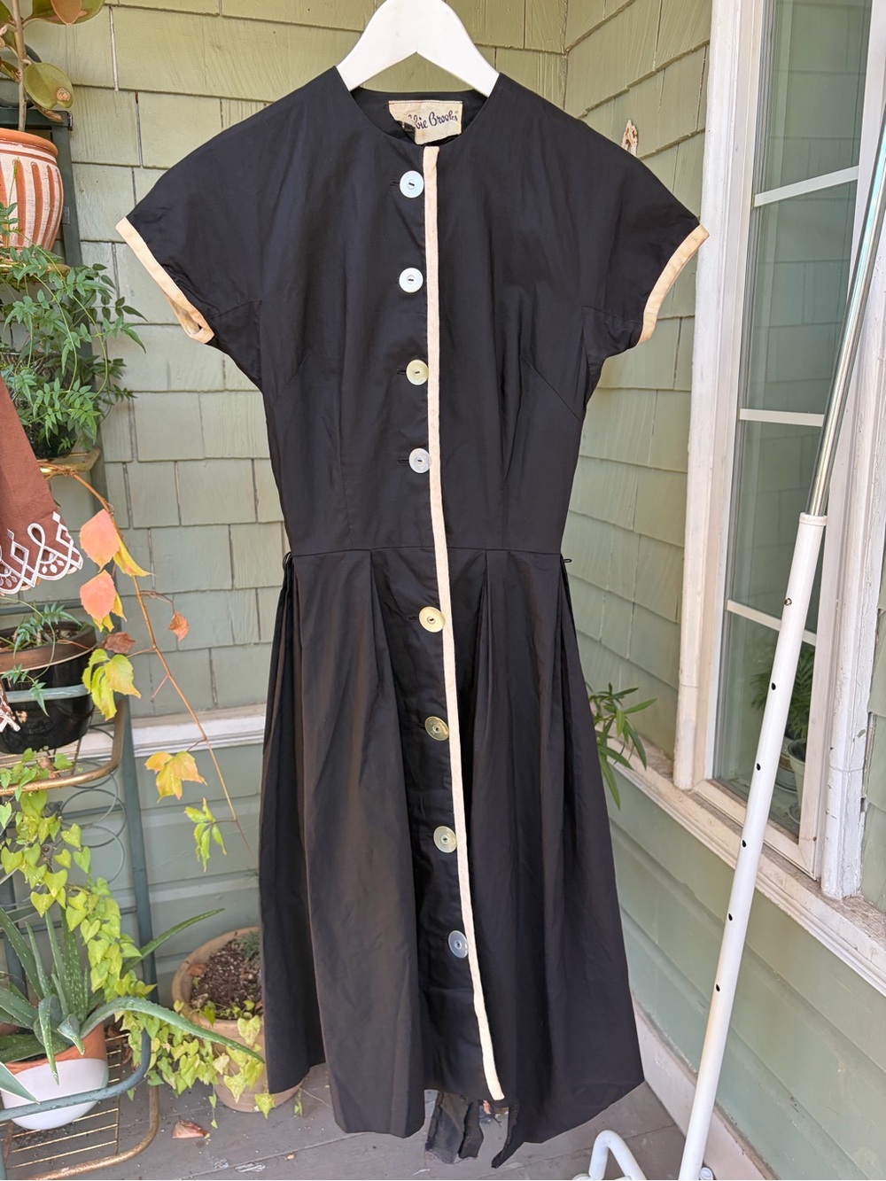 1950โs-1960โs Bobbie Brooks vintage black and cream button up dress